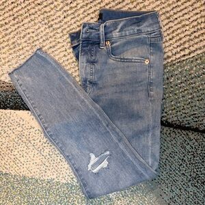 Express Women’s Medium Wash Ankle Length Raw Hem Stretchy Skinny Jeans Size 4S